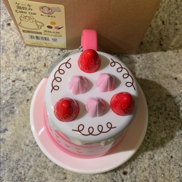 Plastic cute dessert looking cup - Picture 3 of 8